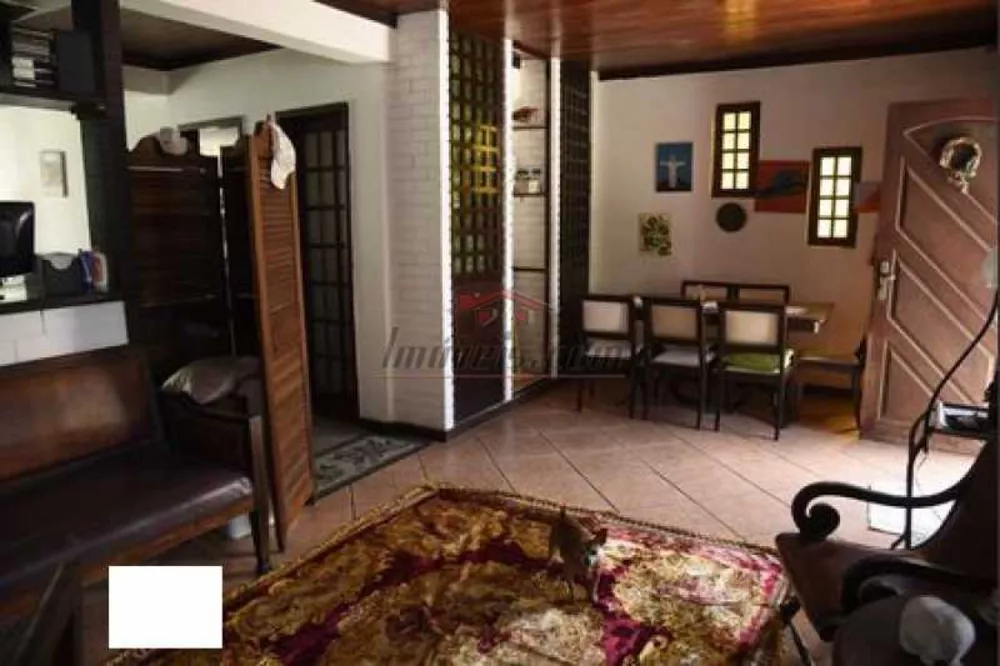 Casa de Condomínio à venda com 4 quartos, 230m² - Foto 3