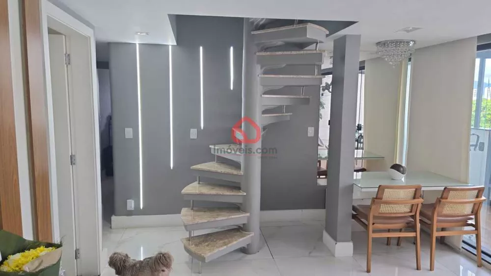 Cobertura, 3 quartos, 240 m² - Foto 3