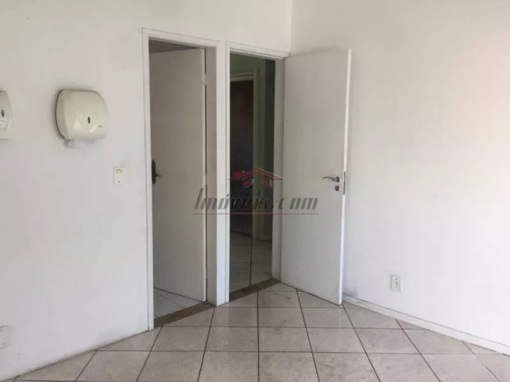 Casa de Condomínio à venda com 4 quartos, 250m² - Foto 4