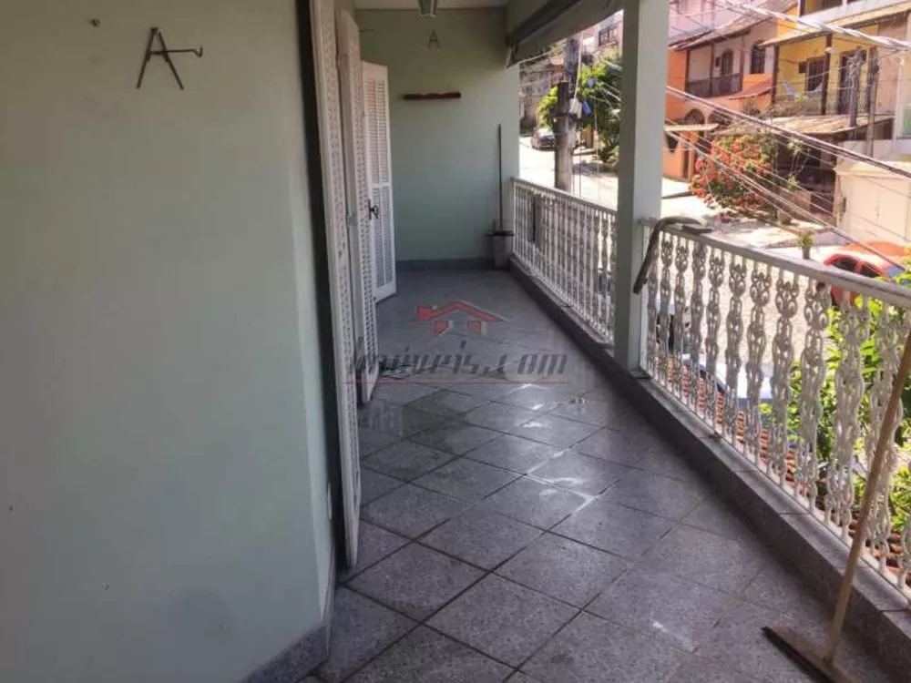 Casa de Condomínio à venda com 4 quartos, 250m² - Foto 1