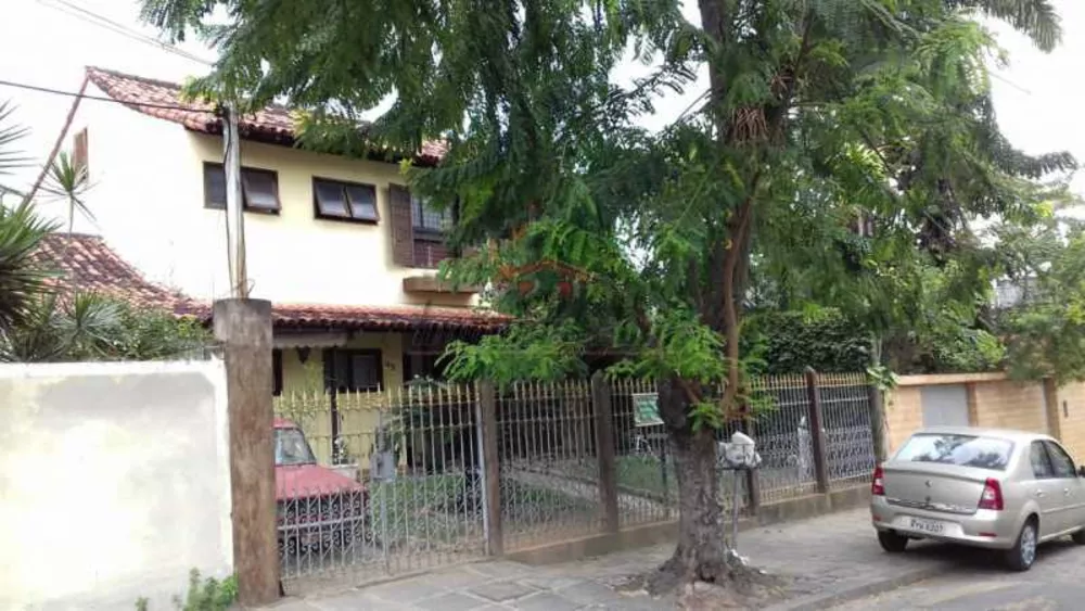 Casa, 3 quartos, 229 m² - Foto 2