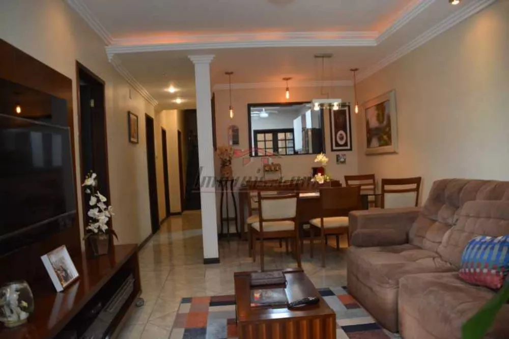 Casa, 6 quartos, 280 m² - Foto 1