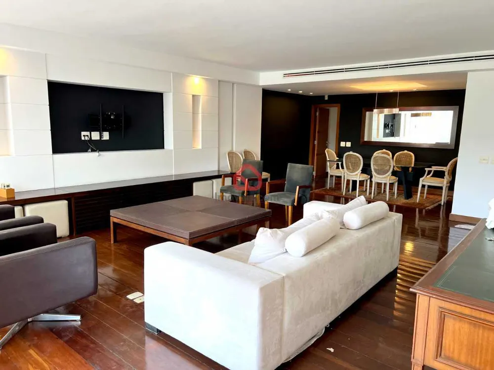 Apartamento, 3 quartos, 200 m² - Foto 1