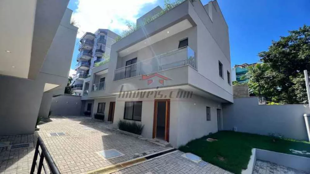 Casa de Condomínio à venda com 4 quartos, 156m² - Foto 2