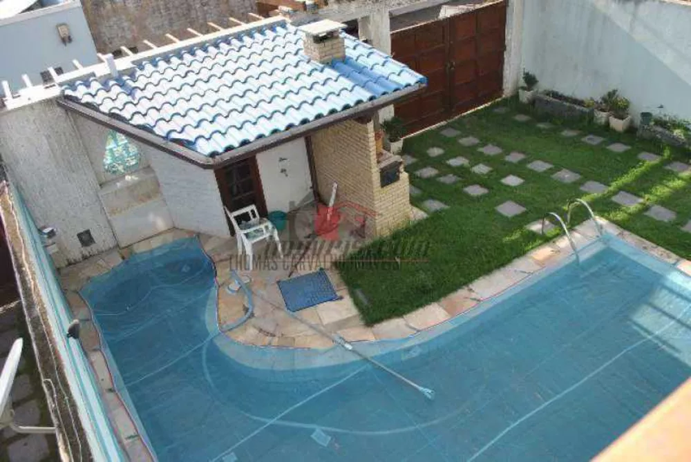 Casa de Condomínio à venda com 4 quartos, 300m² - Foto 1