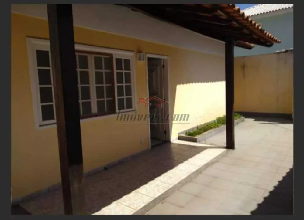 Casa de Condomínio à venda com 3 quartos, 200m² - Foto 1