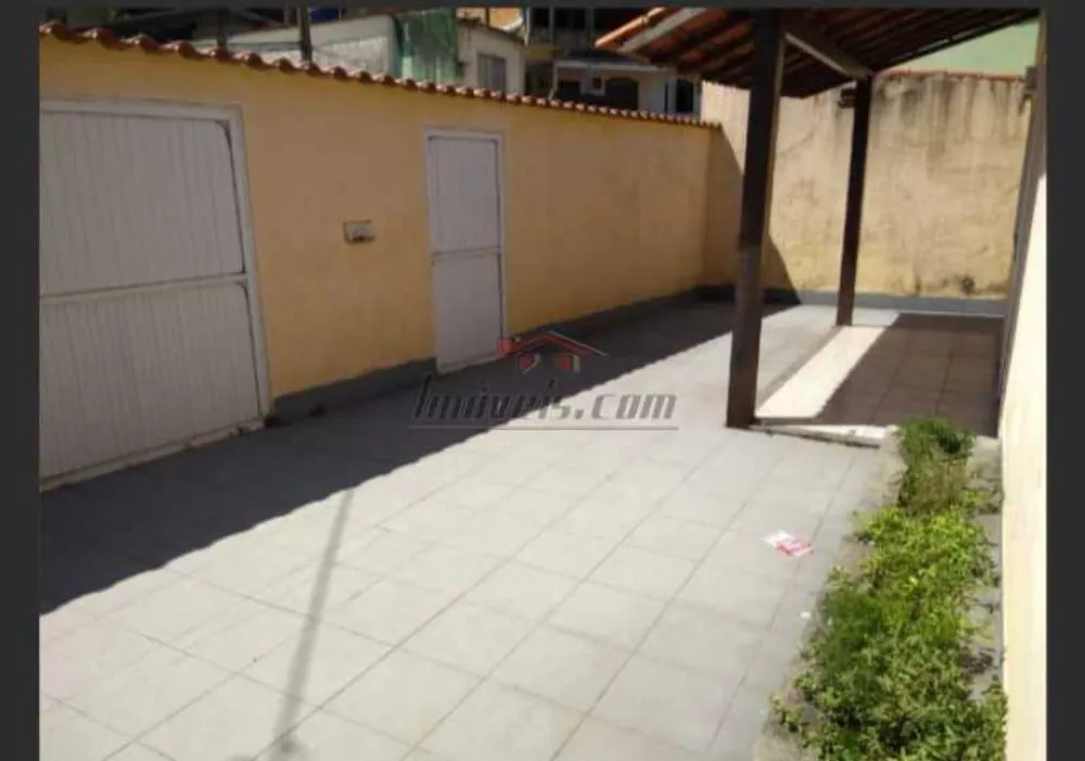 Casa de Condomínio à venda com 3 quartos, 200m² - Foto 2