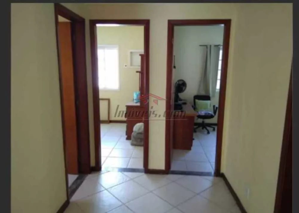 Casa de Condomínio à venda com 3 quartos, 200m² - Foto 4