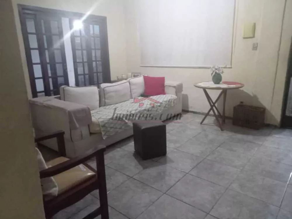 Casa, 4 quartos, 240 m² - Foto 2
