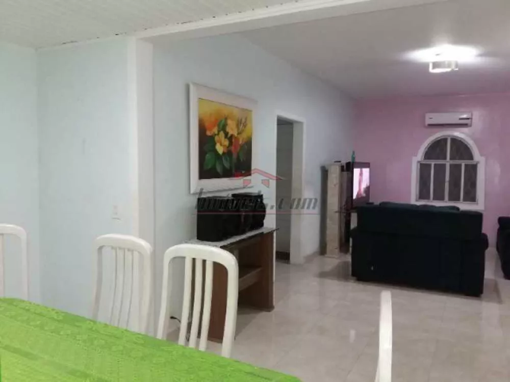 Casa de Condomínio à venda com 4 quartos, 260m² - Foto 2