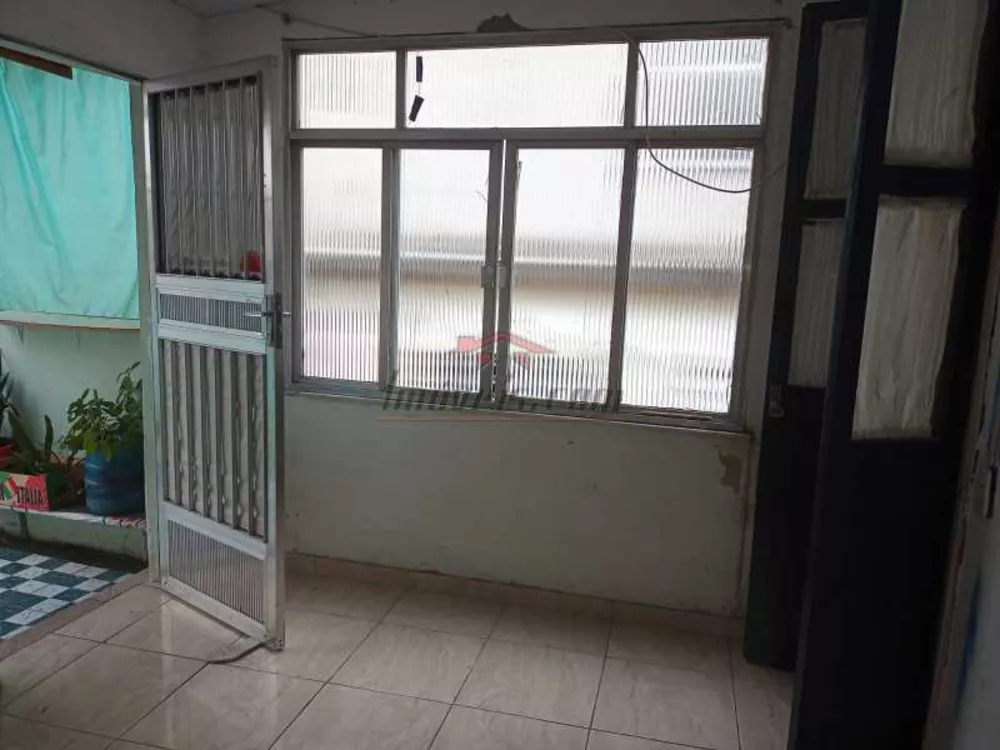 Casa à venda com 3 quartos, 80m² - Foto 1