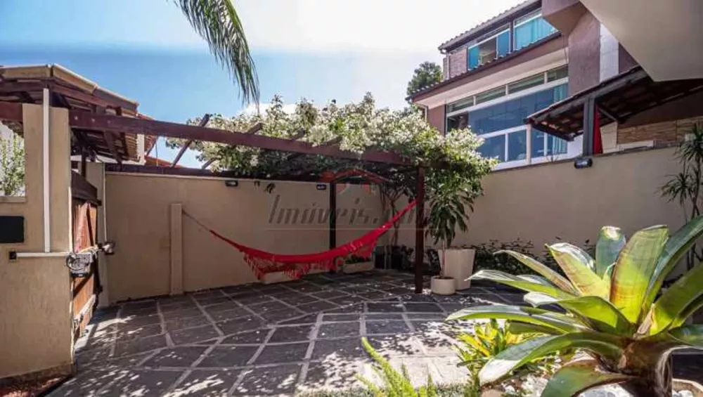 Casa de Condomínio à venda com 4 quartos, 150m² - Foto 3