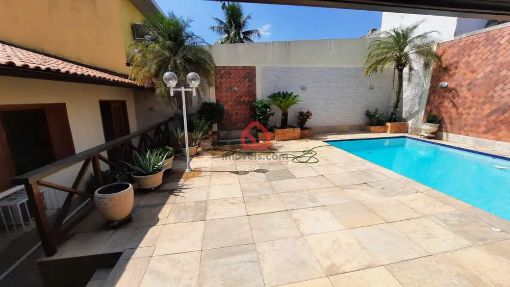 Casa, 4 quartos, 250 m² - Foto 9