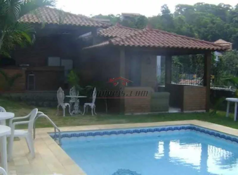 Casa de Condomínio à venda com 3 quartos, 320m² - Foto 1