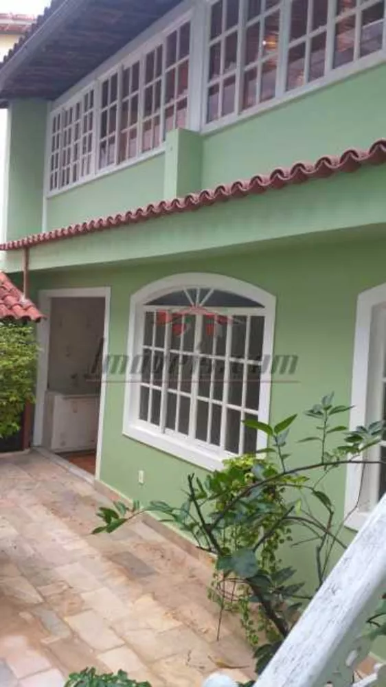 Casa de Condomínio à venda com 2 quartos, 206m² - Foto 1