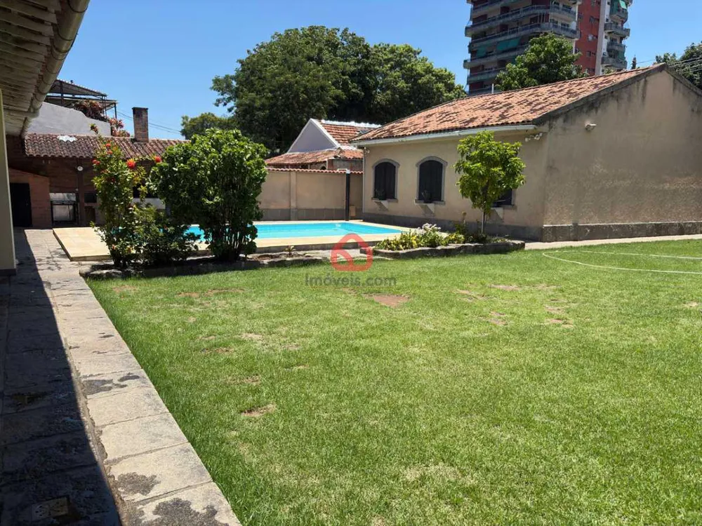 Casa, 4 quartos, 250 m² - Foto 13
