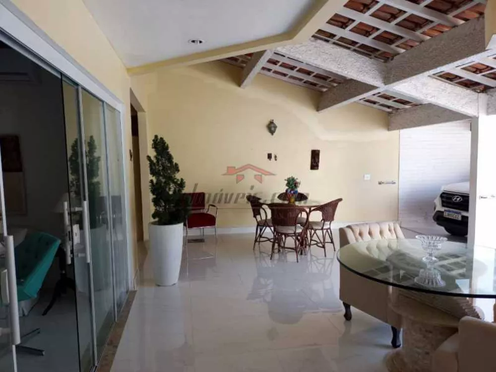 Casa de Condomínio à venda com 5 quartos, 450m² - Foto 1