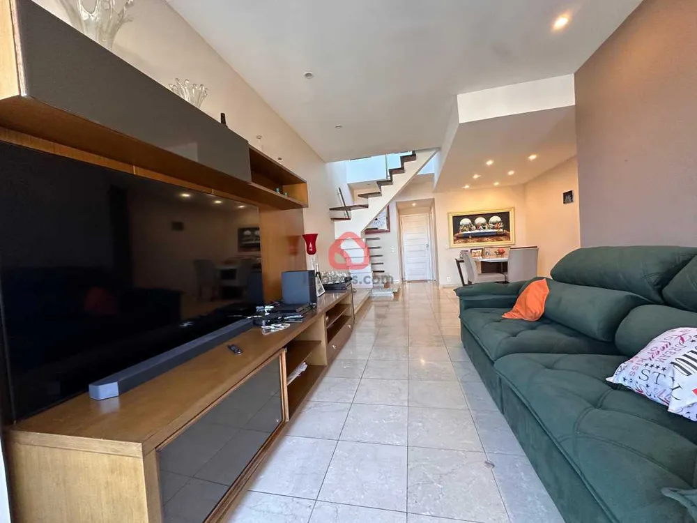 Cobertura, 3 quartos, 240 m² - Foto 2