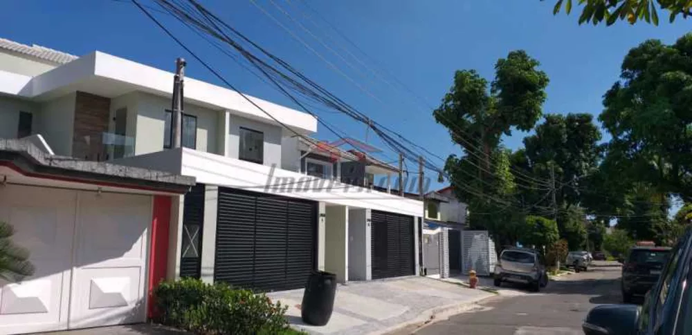 Casa de Condomínio à venda com 3 quartos, 165m² - Foto 1