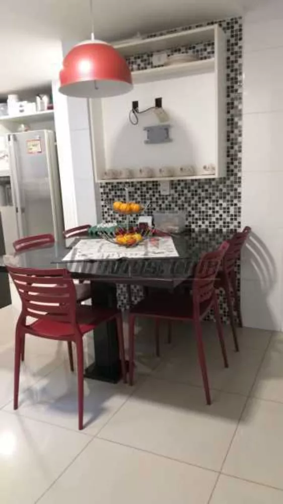 Casa de Condomínio à venda com 4 quartos, 360m² - Foto 3