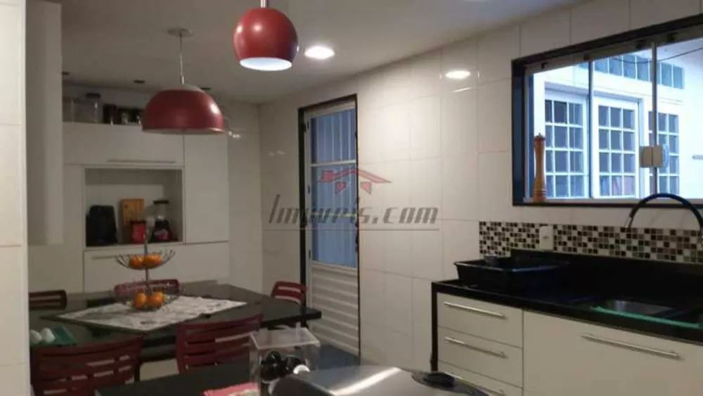 Casa de Condomínio à venda com 4 quartos, 360m² - Foto 2