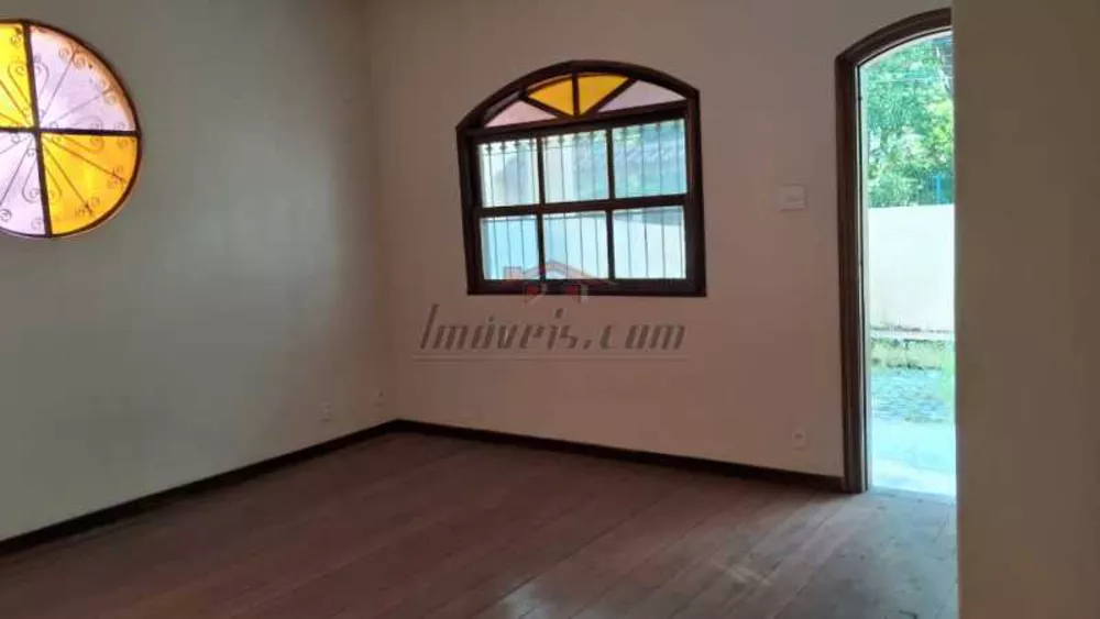 Apartamento à venda com 3 quartos, 136m² - Foto 2