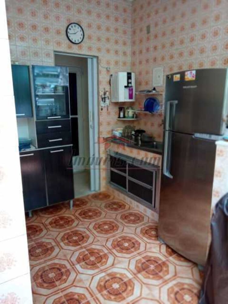 Apartamento à venda com 2 quartos, 75m² - Foto 2