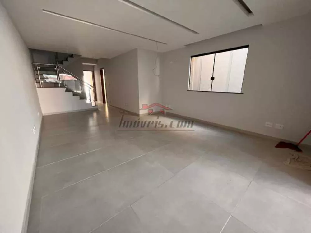 Casa de Condomínio à venda com 5 quartos, 180m² - Foto 2