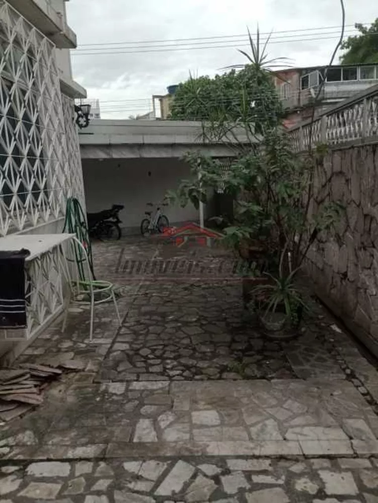 Casa, 4 quartos, 200 m² - Foto 1