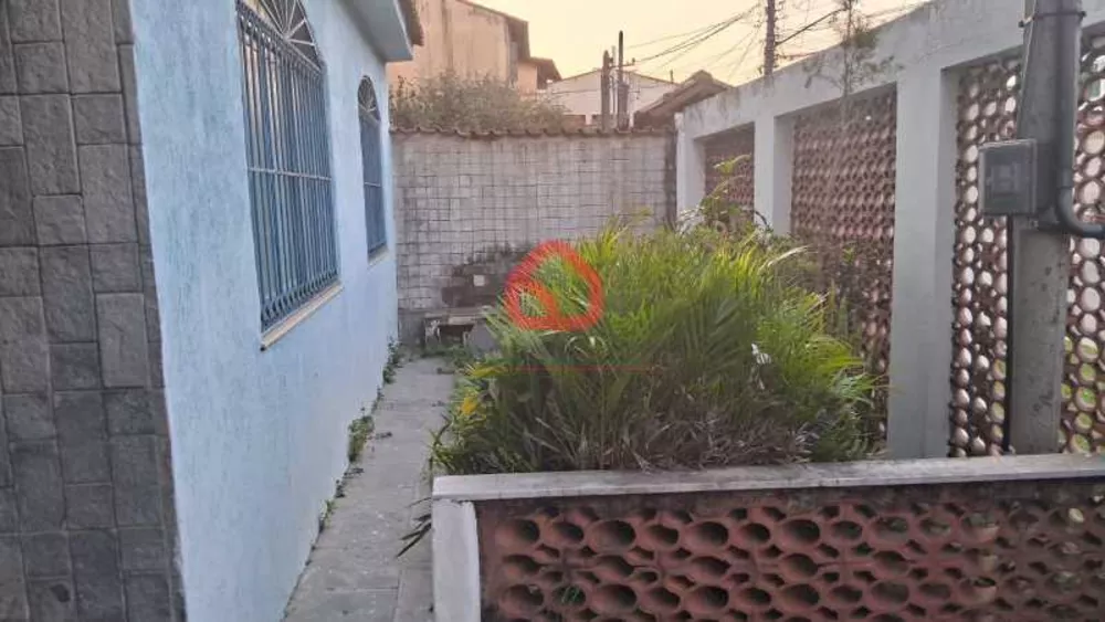 Casa, 4 quartos, 195 m² - Foto 1