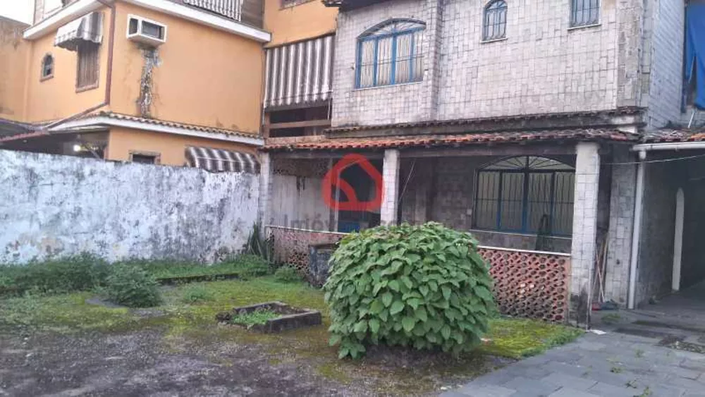 Casa, 4 quartos, 195 m² - Foto 2