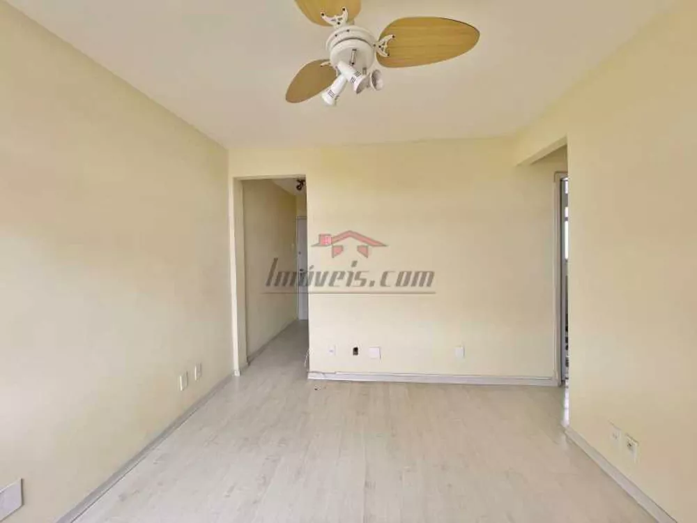 Apartamento à venda com 3 quartos, 70m² - Foto 2