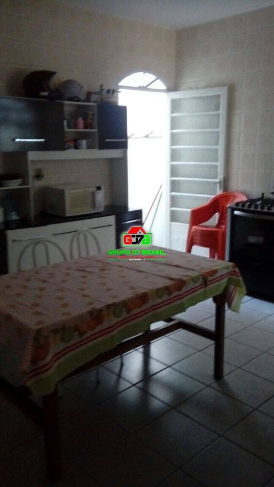 Casa, 7 quartos, 170 m² - Foto 1
