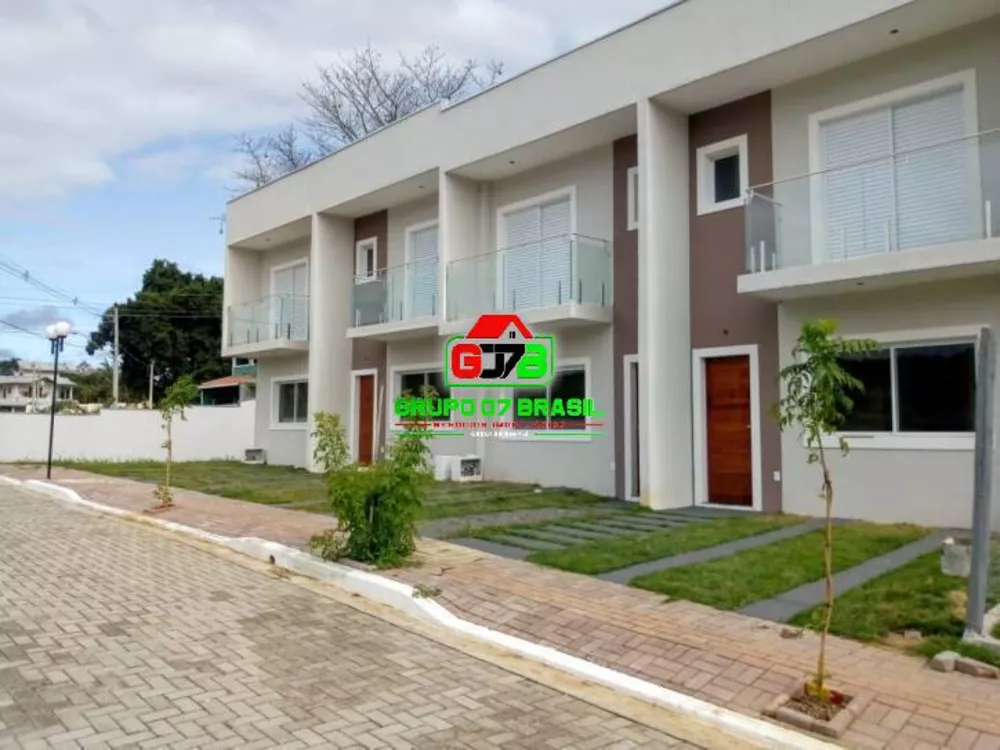 Casa à venda com 2 quartos, 70m² - Foto 1