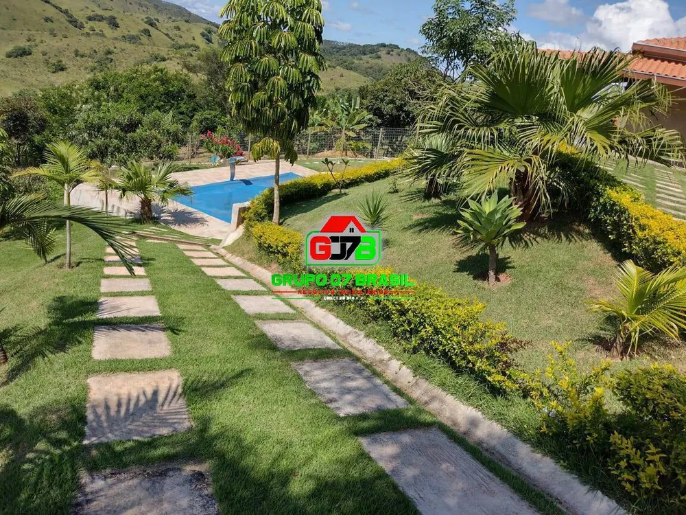 Chácara, 3 quartos, 1428 m² - Foto 1
