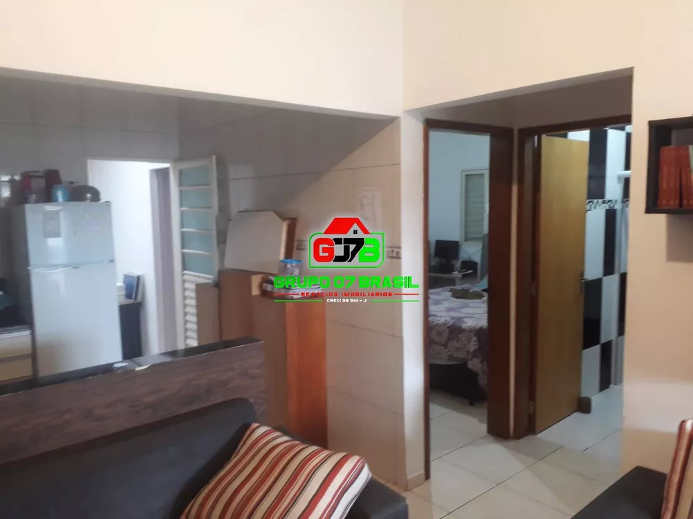 Casa à venda com 2 quartos, 55m² - Foto 1