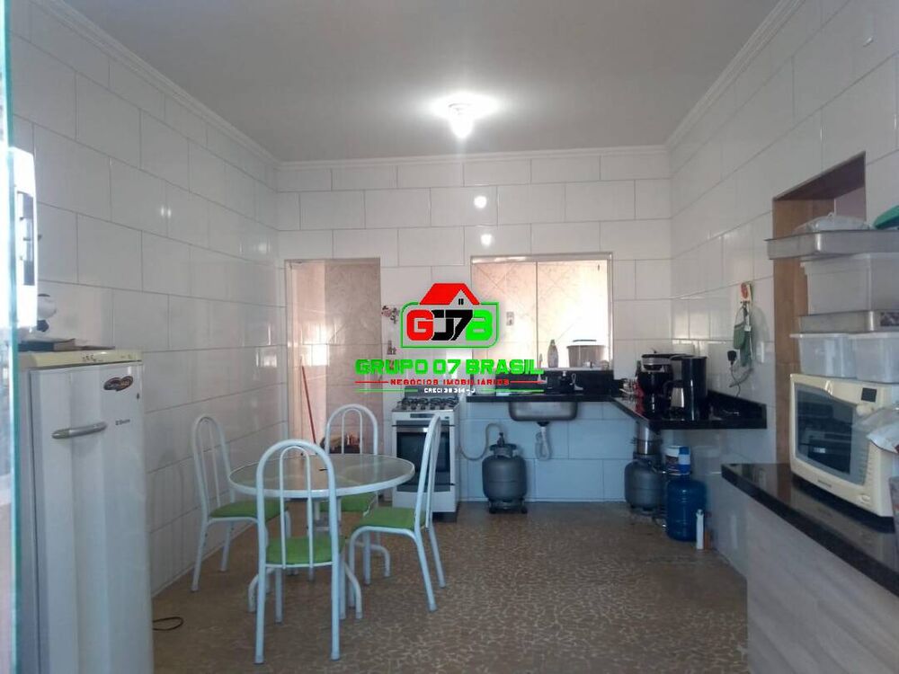 Casa à venda com 4 quartos, 162m² - Foto 2