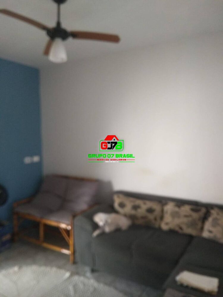 Casa à venda com 2 quartos, 47m² - Foto 1
