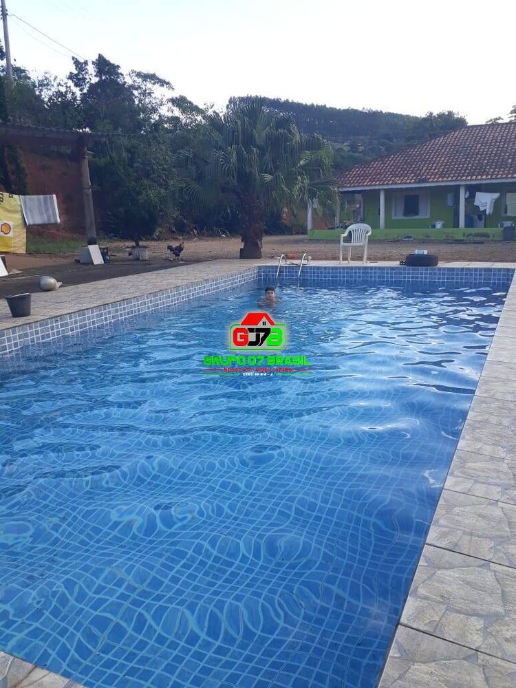 Chácara à venda com 3 quartos, 200m² - Foto 2