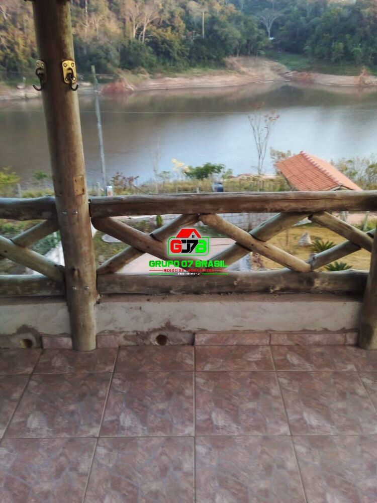 Chácara à venda com 2 quartos, 178m² - Foto 1