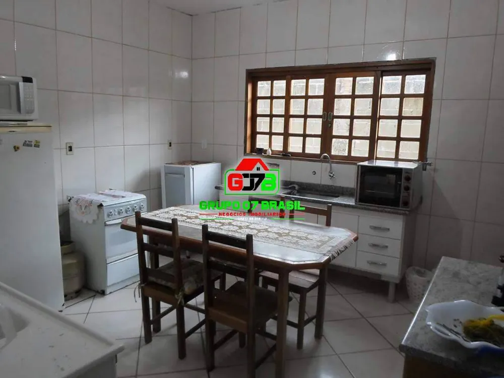Casa, 3 quartos, 210 m² - Foto 2