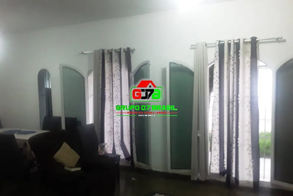 Casa, 4 quartos, 176 m² - Foto 1