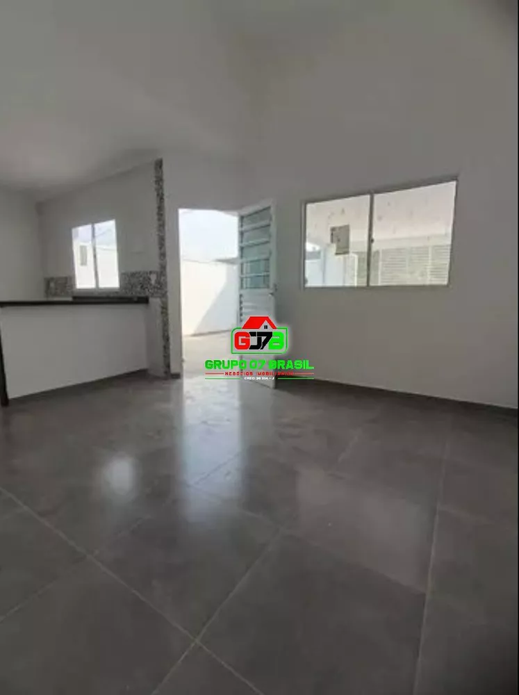 Casa à venda com 3 quartos, 80m² - Foto 14