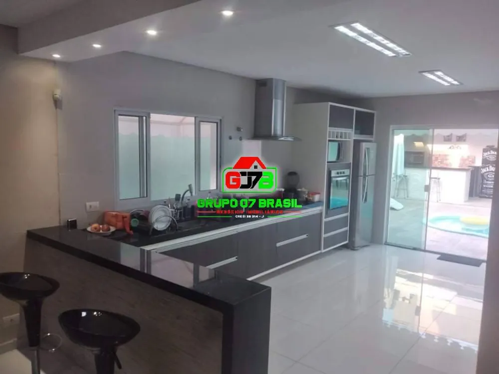 Casa, 3 quartos, 252 m² - Foto 4