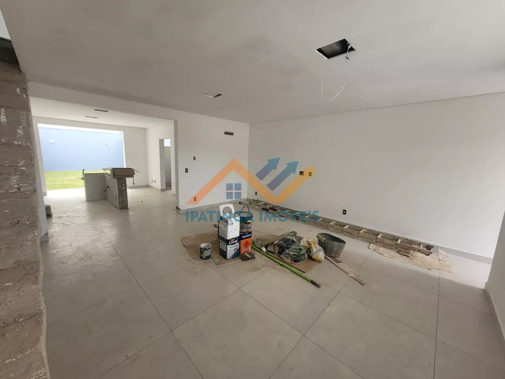 Casa à venda com 3 quartos, 118m² - Foto 2