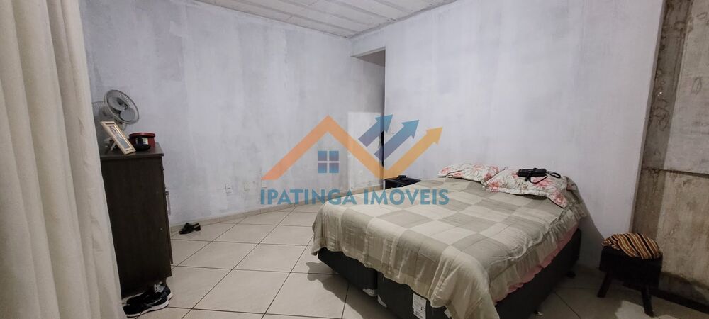 Casa à venda com 3 quartos, 220m² - Foto 2