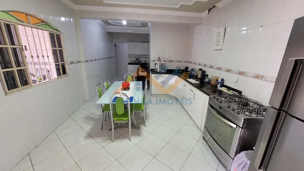 Casa, 5 quartos, 235 m² - Foto 2