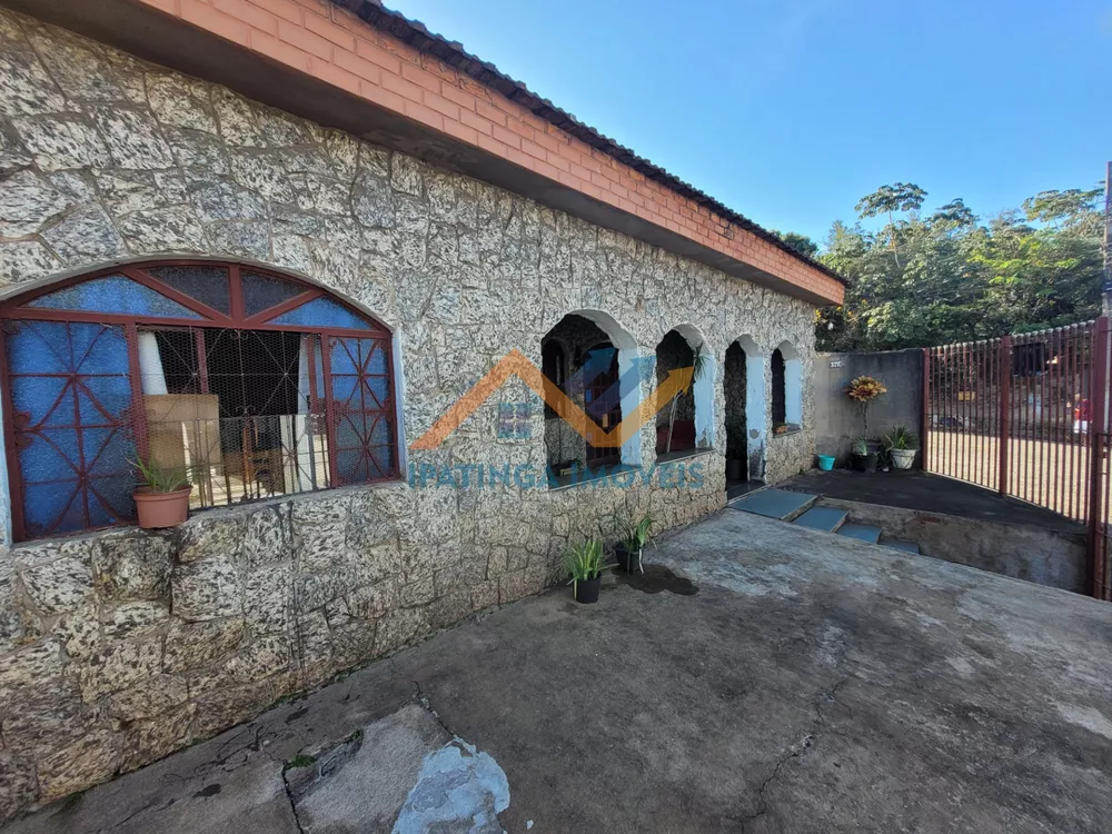 Casa à venda com 3 quartos, 220m² - Foto 3