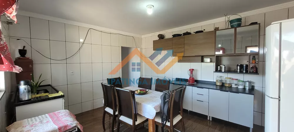 Casa à venda com 3 quartos, 28m² - Foto 2