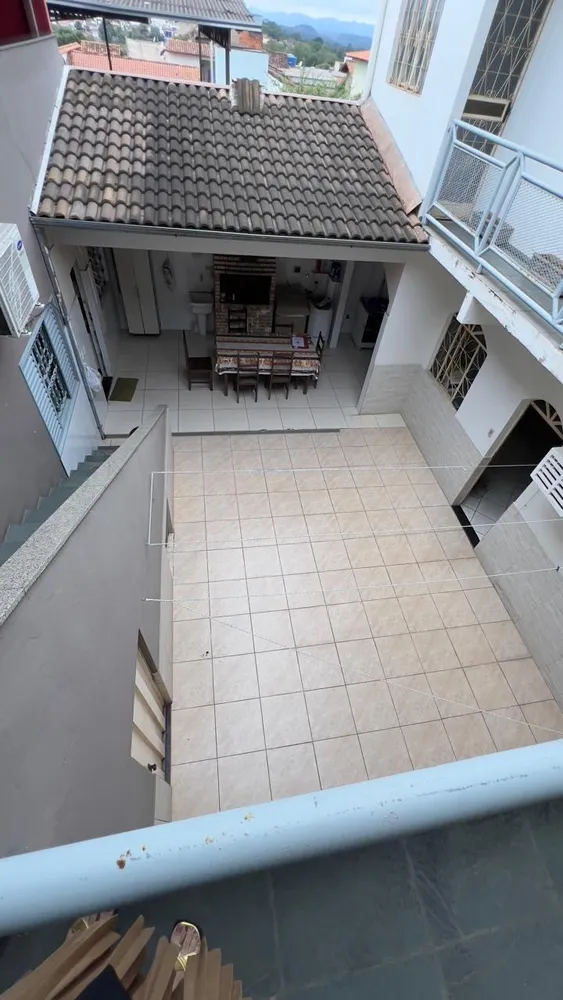 Casa, 6 quartos, 300 m² - Foto 2